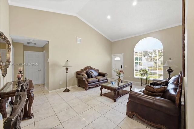 3 of 32 - 8635 Sw 15th Street, Pembroke Pines, FL
