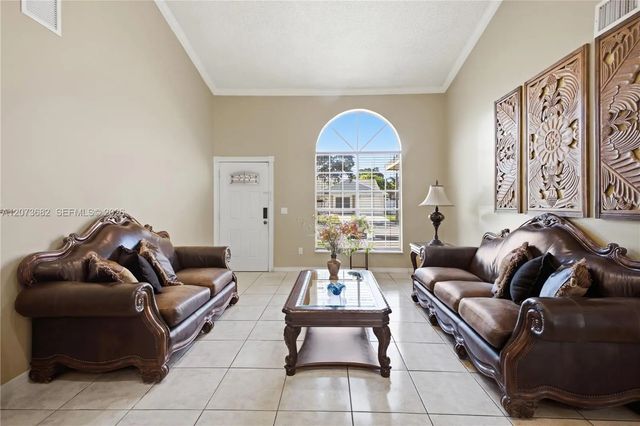 5 of 32 - 8635 Sw 15th Street, Pembroke Pines, FL