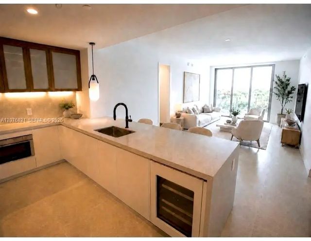 2200 Brickell Avenue #410, Miami