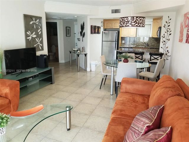 4 of 9 - 8290 Lake Drive #440, Doral, FL