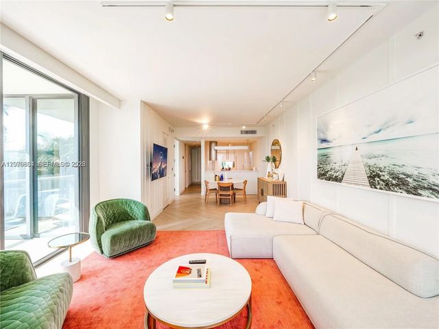 2 of 21 - 2201 Collins Avenue #428, Miami Beach, FL