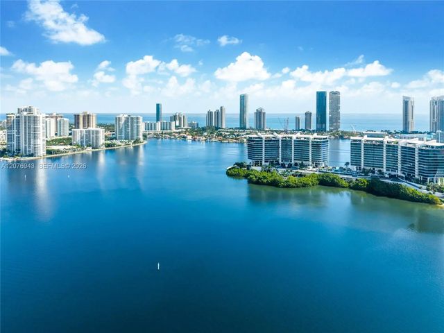 5 of 22 - 3301 Ne 183rd Street #1607, Aventura, FL