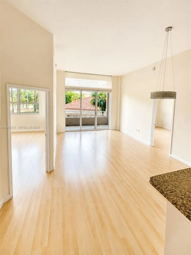 5 of 14 - 19501 W Country Club Drive #210, Aventura, FL