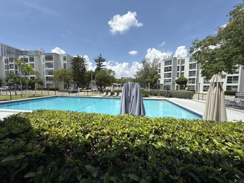 17560 Atlantic Boulevard #503, Sunny Isles Beach