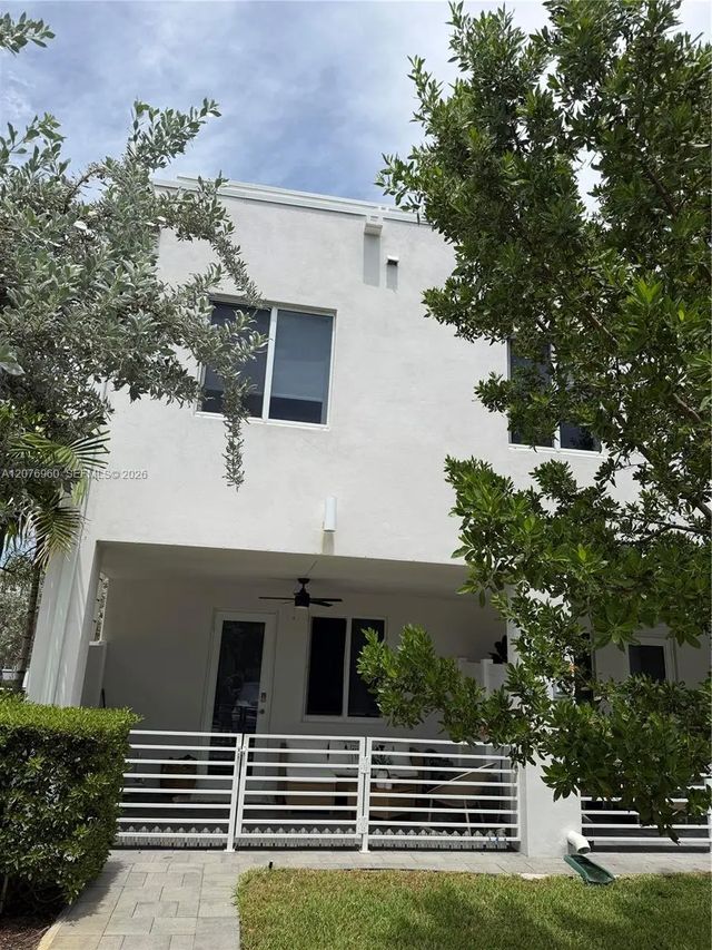 3 of 72 - 10300 Nw 66th Street, Doral, FL