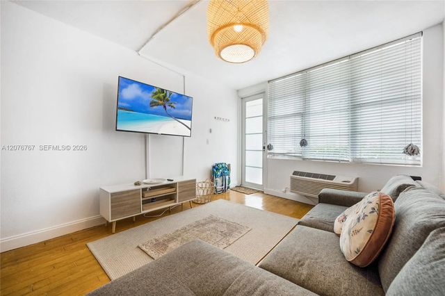300 74th Street #6, Miami Beach