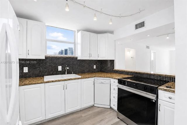 5 of 41 - 1045 10th Street #604, Miami Beach, FL