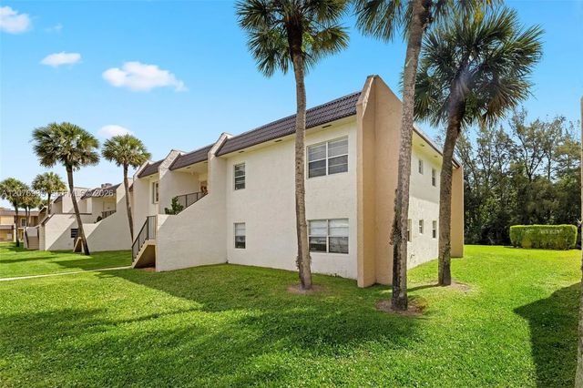 3 of 35 - 110 Lake Meryl Drive #216, West Palm Beach, FL