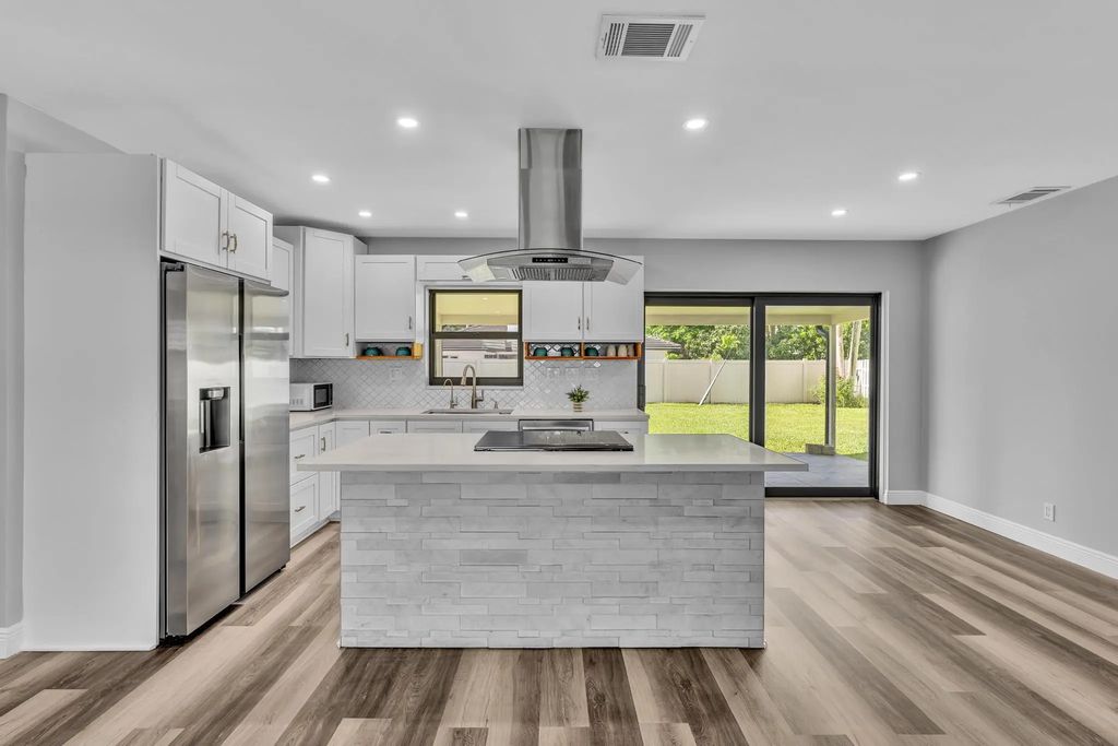 2056 Park Place, Boca Raton