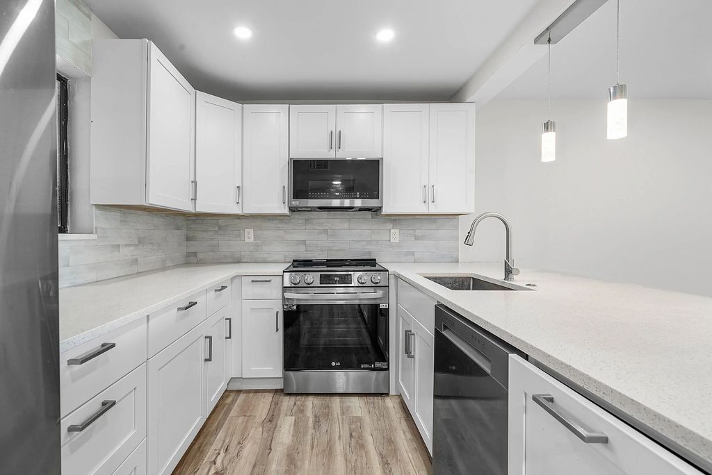 5190 Las Verdes Circle #105, Delray Beach