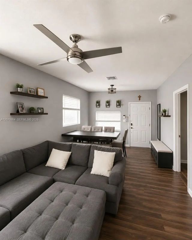 4 of 21 - 2711 N 33 Street, Tampa, FL