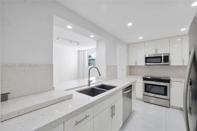 4 of 33 - 90 Edgewater Drive #104, Coral Gables, FL
