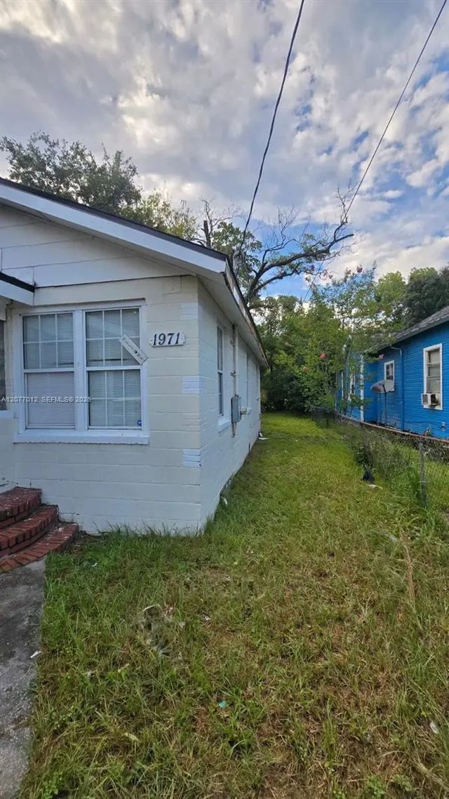1971 Ella, Jacksonville