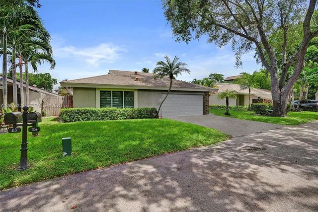 18 Boxwood Road, Hollywood