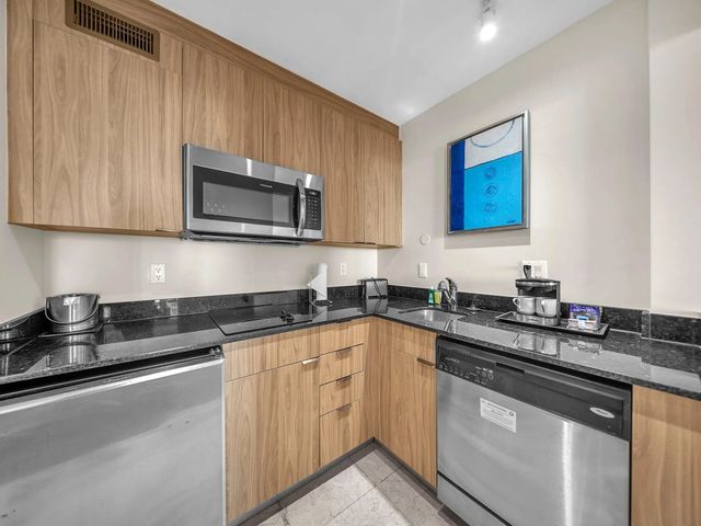 5 of 40 - 2670 E Sunrise Boulevard #805, Fort Lauderdale, FL