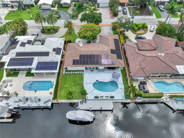 3 of 85 - 2225 Ne 16th Avenue, Wilton Manors, FL
