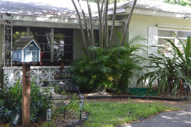 11429 Ne 11th Place, Biscayne Park