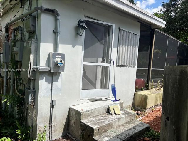3 of 17 - 11429 Ne 11th Place, Biscayne Park, FL