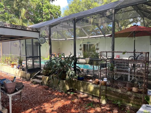 4 of 17 - 11429 Ne 11th Place, Biscayne Park, FL