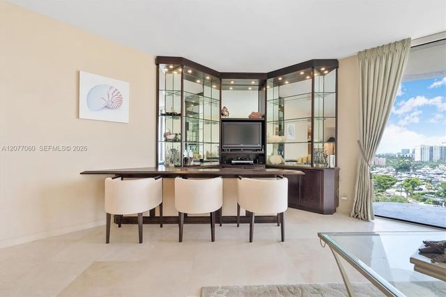 5 of 53 - 19355 Turnberry Way #8b, Aventura, FL