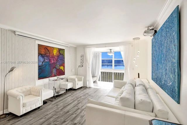 5 of 40 - 18707 Ne 14th Avenue #522, Miami, FL