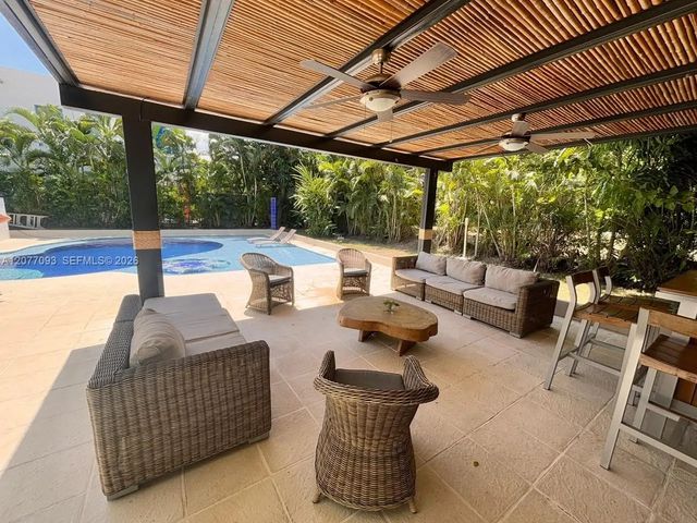 2 of 47 - 368-11 Via Girardot - Ricaurte, , FL