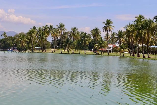 5 of 47 - 368-11 Via Girardot - Ricaurte, , FL