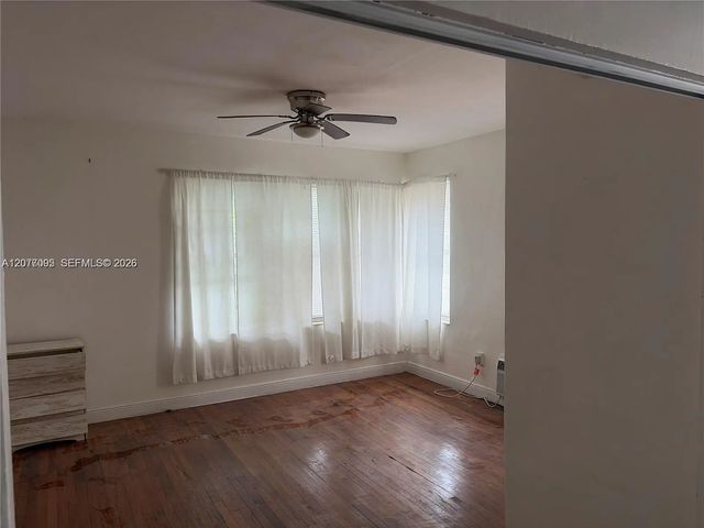 4 of 6 - 900 Jefferson Avenue #2, Miami Beach, FL