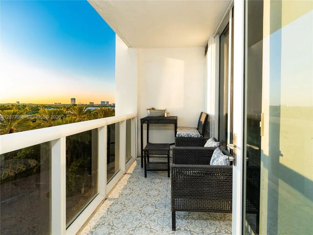 3 of 21 - 10275 Collins Avenue #527, Bal Harbour, FL