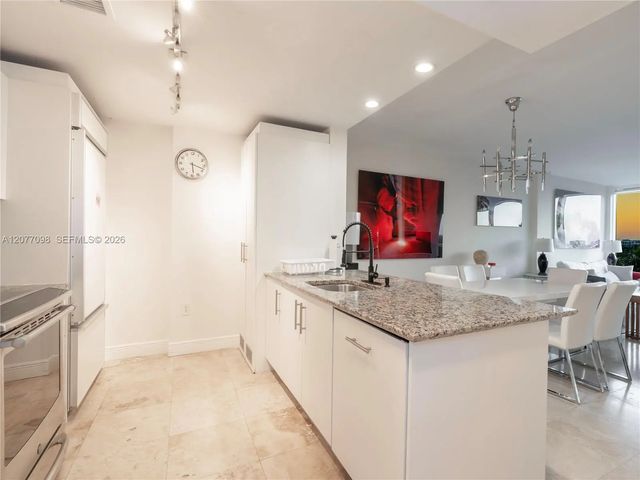 5 of 21 - 10275 Collins Avenue #527, Bal Harbour, FL