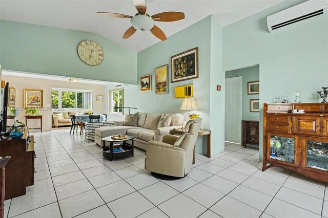 5 of 26 - 1523 Liberty Street, Hollywood, FL