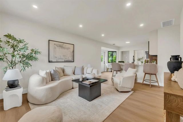 3 of 16 - 2651 Fletcher Court, Hollywood, FL