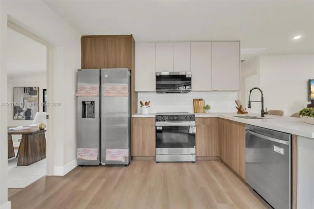 5 of 16 - 2651 Fletcher Court, Hollywood, FL
