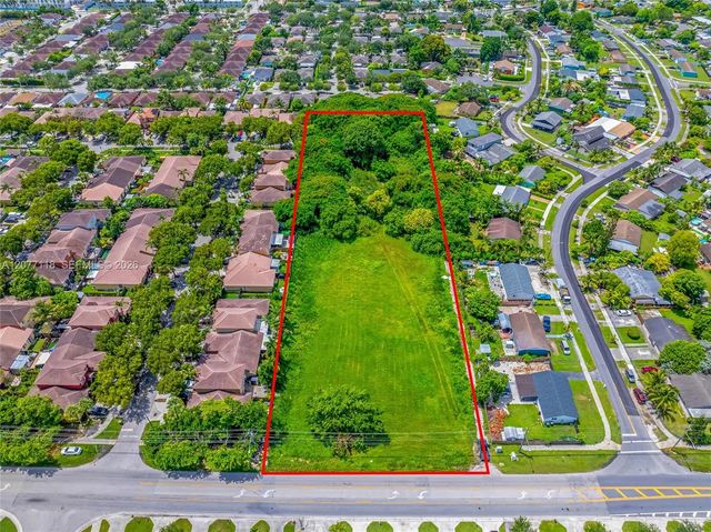 3 of 13 - 1560 W Mowry Drive, Homestead, FL