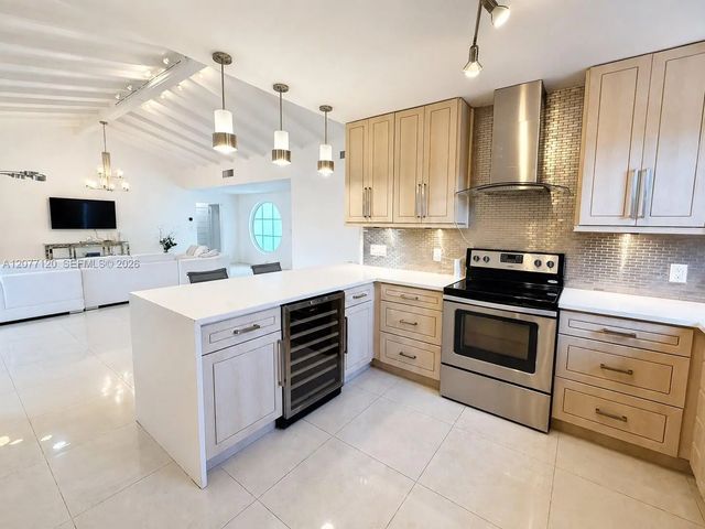 2 of 34 - 2830 Ne 56th Court, Fort Lauderdale, FL