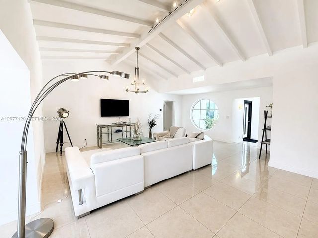 5 of 34 - 2830 Ne 56th Court, Fort Lauderdale, FL