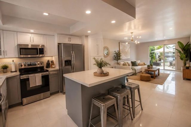 3 of 11 - 2117 Ne 123rd Street, North Miami, FL