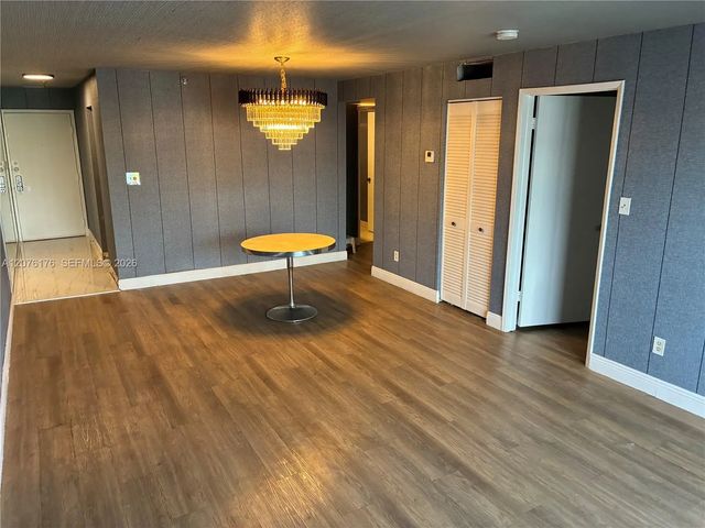 3 of 12 - 4301 Collins Avenue #402, Miami Beach, FL