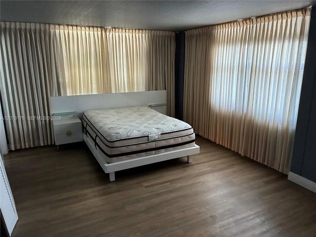 5 of 12 - 4301 Collins Avenue #402, Miami Beach, FL
