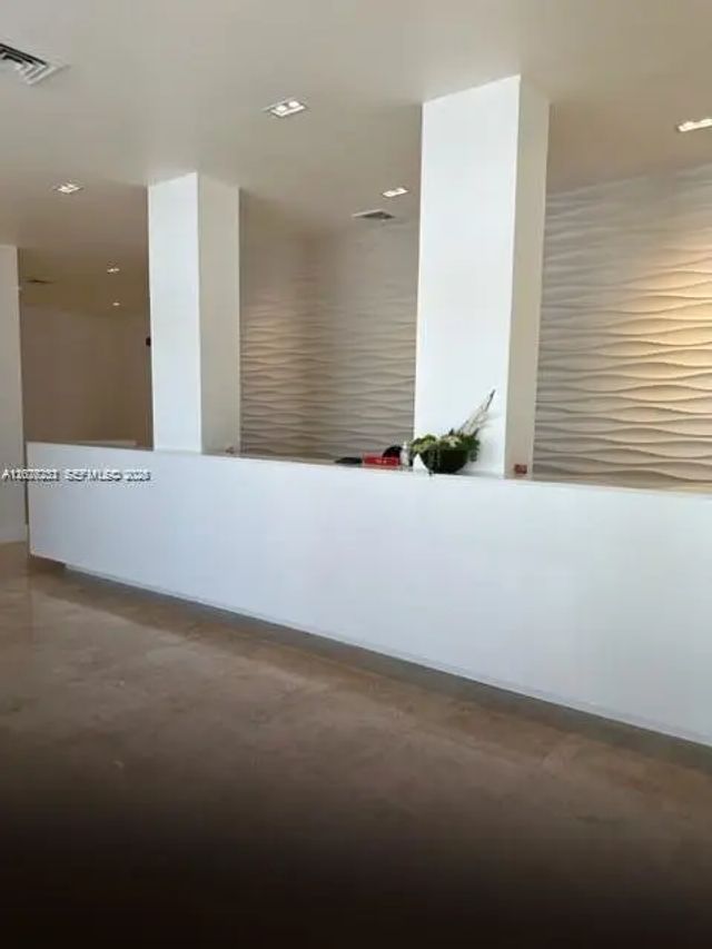 3 of 33 - 2201 S Ocean Drive #1507, Hollywood, FL