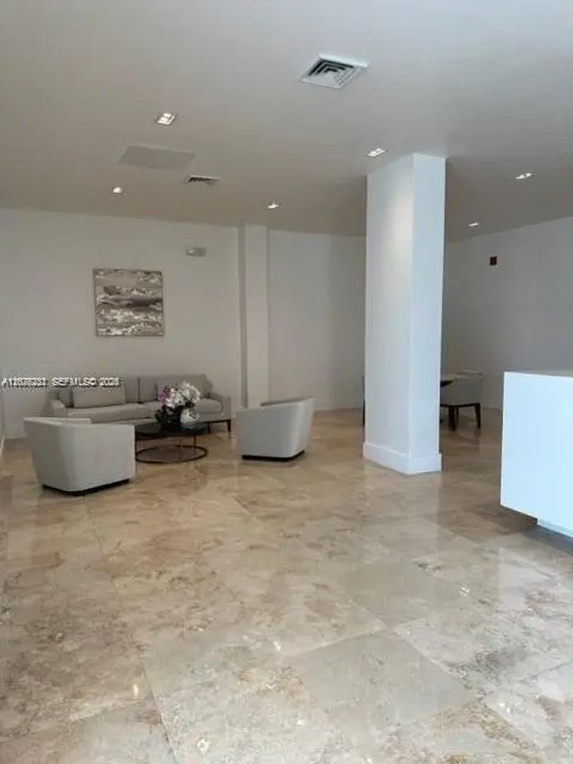 4 of 33 - 2201 S Ocean Drive #1507, Hollywood, FL