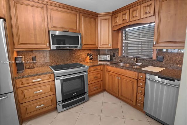 5 of 32 - 328 N Ocean Boulevard #302, Pompano Beach, FL