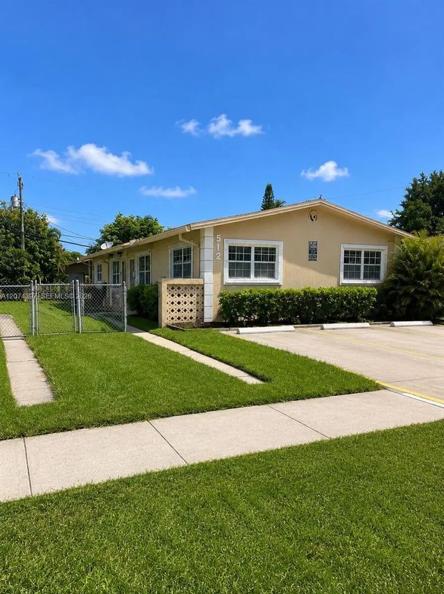 2 of 30 - 512 Sw 10th Street, Hallandale Beach, FL
