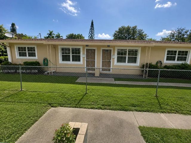 4 of 30 - 512 Sw 10th Street, Hallandale Beach, FL
