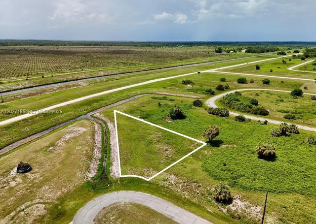 2 of 48 - 216 Lynbrook Loop, LaBelle, FL