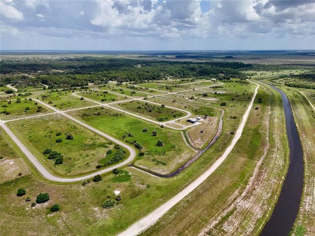 3 of 48 - 216 Lynbrook Loop, LaBelle, FL