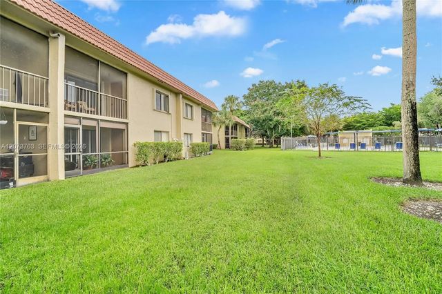 2 of 47 - 307 Lakeview Drive #202, Weston, FL