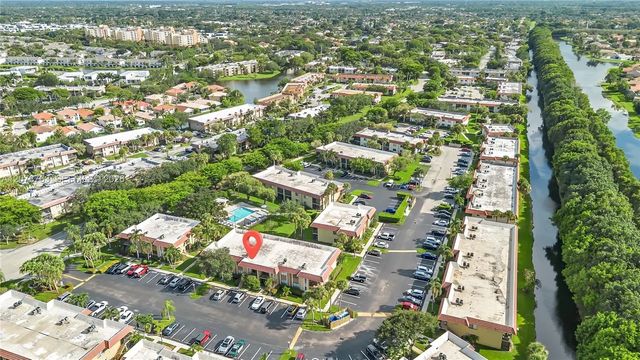 3 of 47 - 307 Lakeview Drive #202, Weston, FL