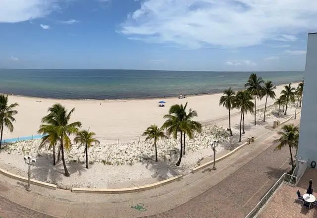 4 of 18 - 300 Oregon Street #506, Hollywood, FL