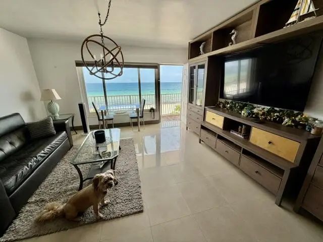 5 of 18 - 300 Oregon Street #506, Hollywood, FL